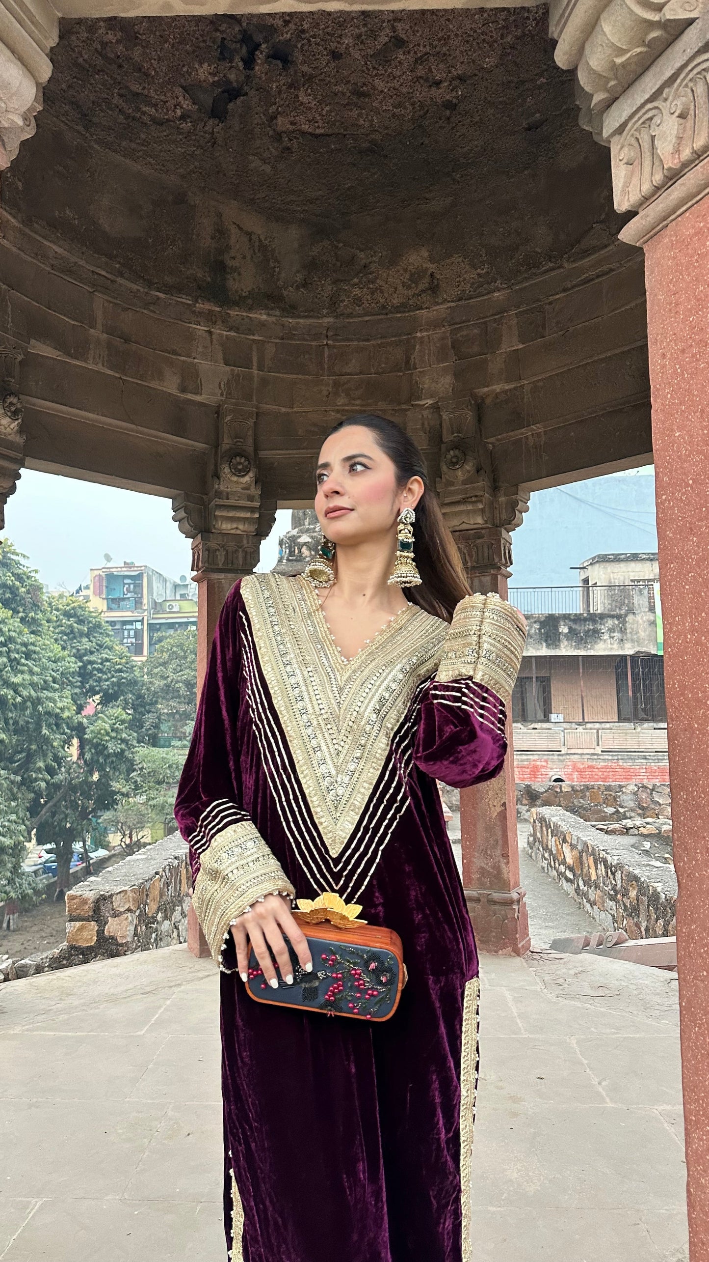 Malika-e-Zar Velvet Kaftaan
