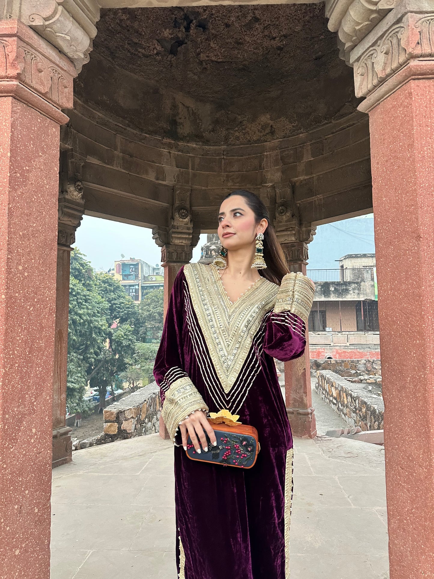 Malika-e-Zar Velvet Kaftaan