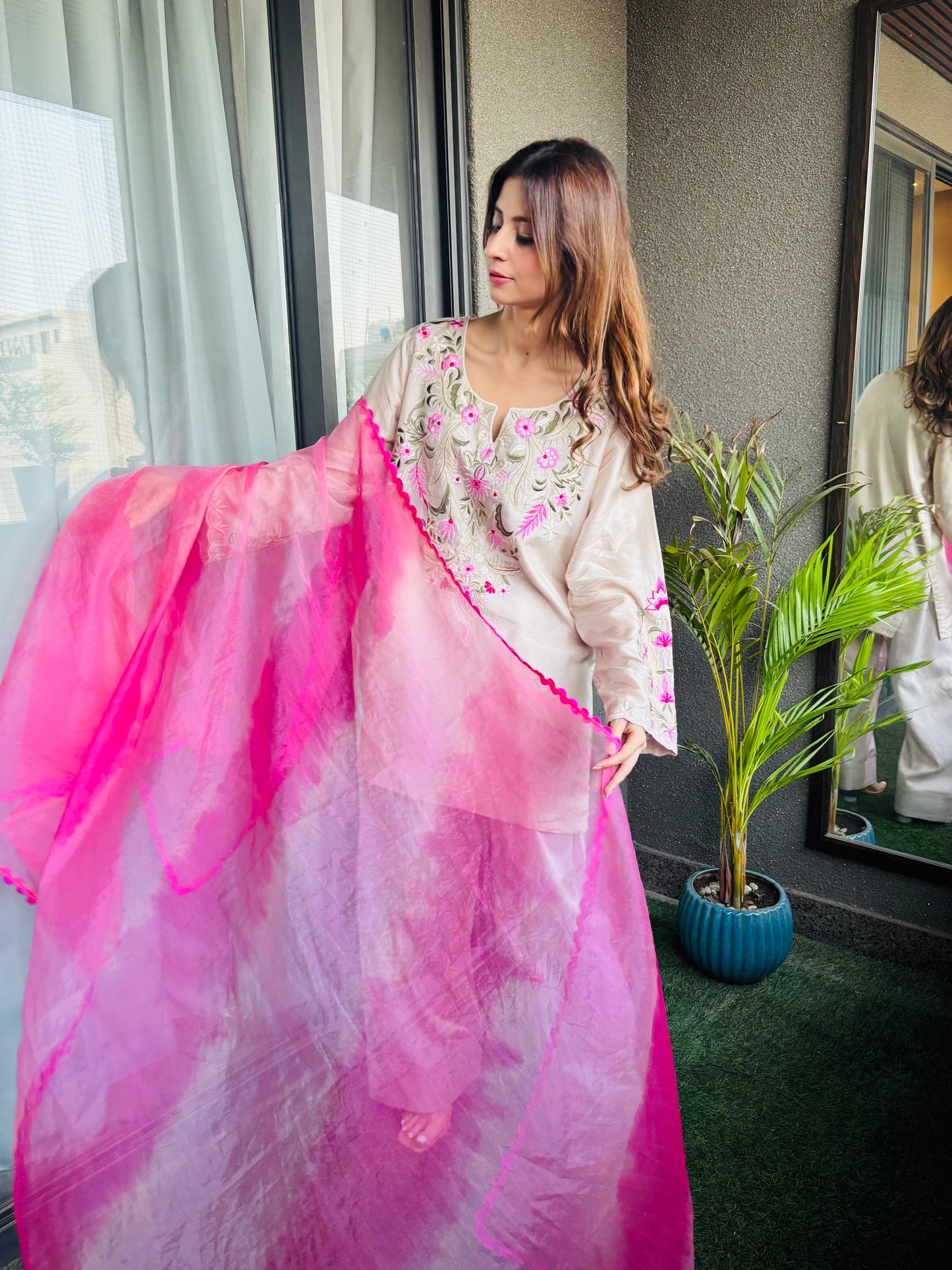 Gulnaar Dreams Suit Set