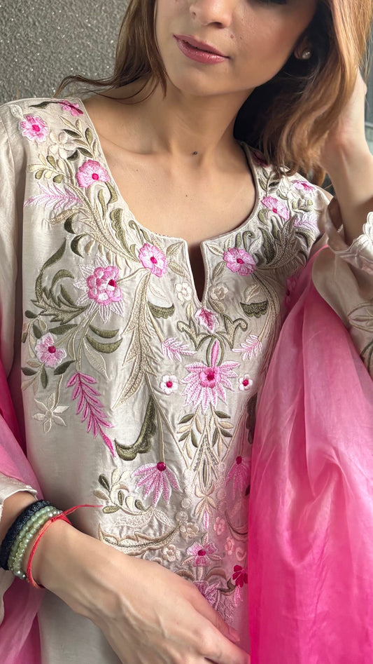 Gulnaar Dreams Suit Set
