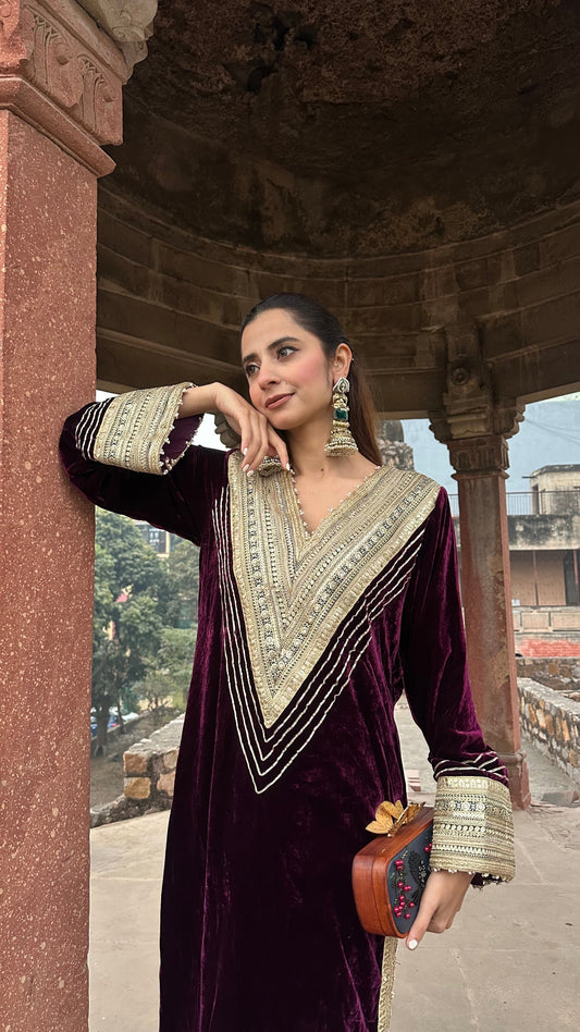 Malika-e-Zar Velvet Kaftaan