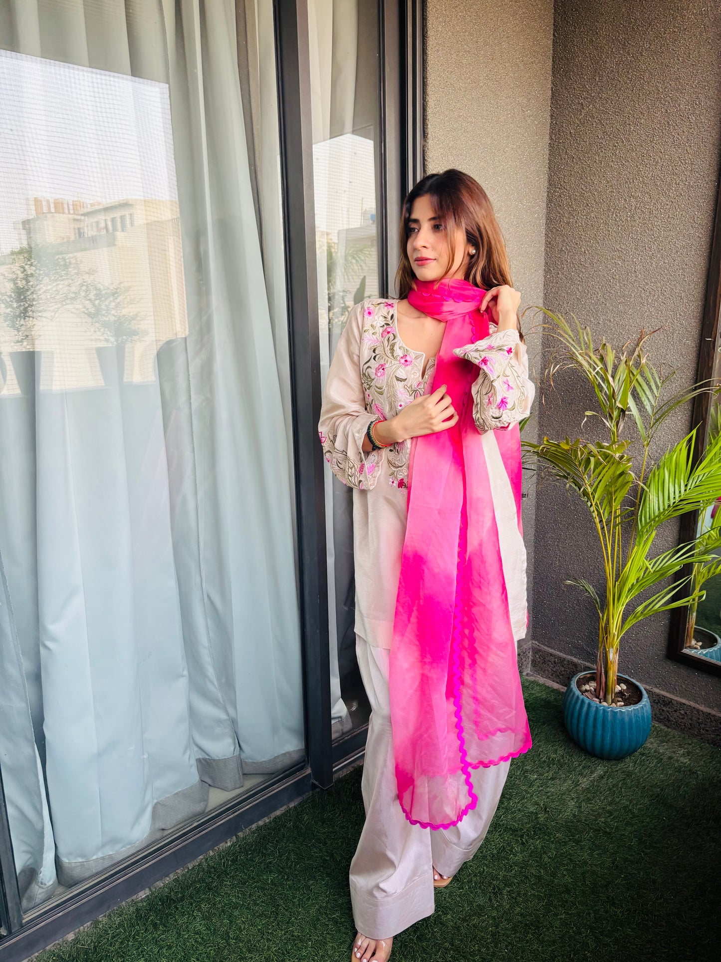 Gulnaar Dreams Suit Set