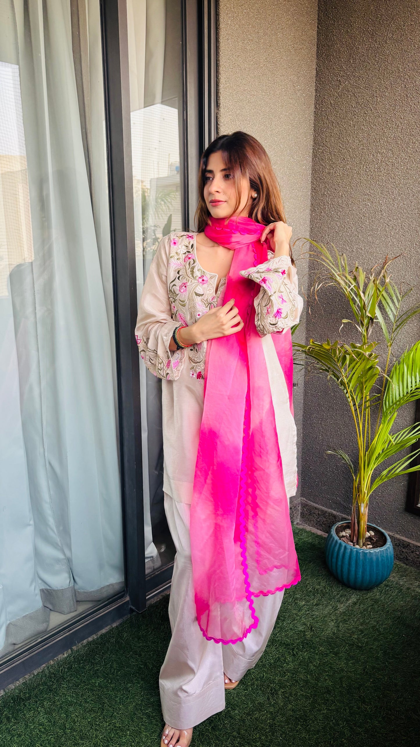 Gulnaar Dreams Suit Set