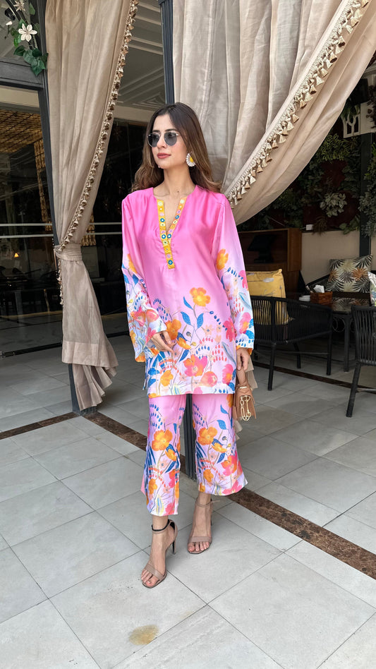 Chic Flora Kurta Set