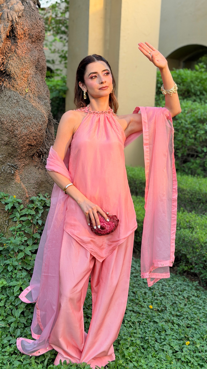 Gulabi Noor