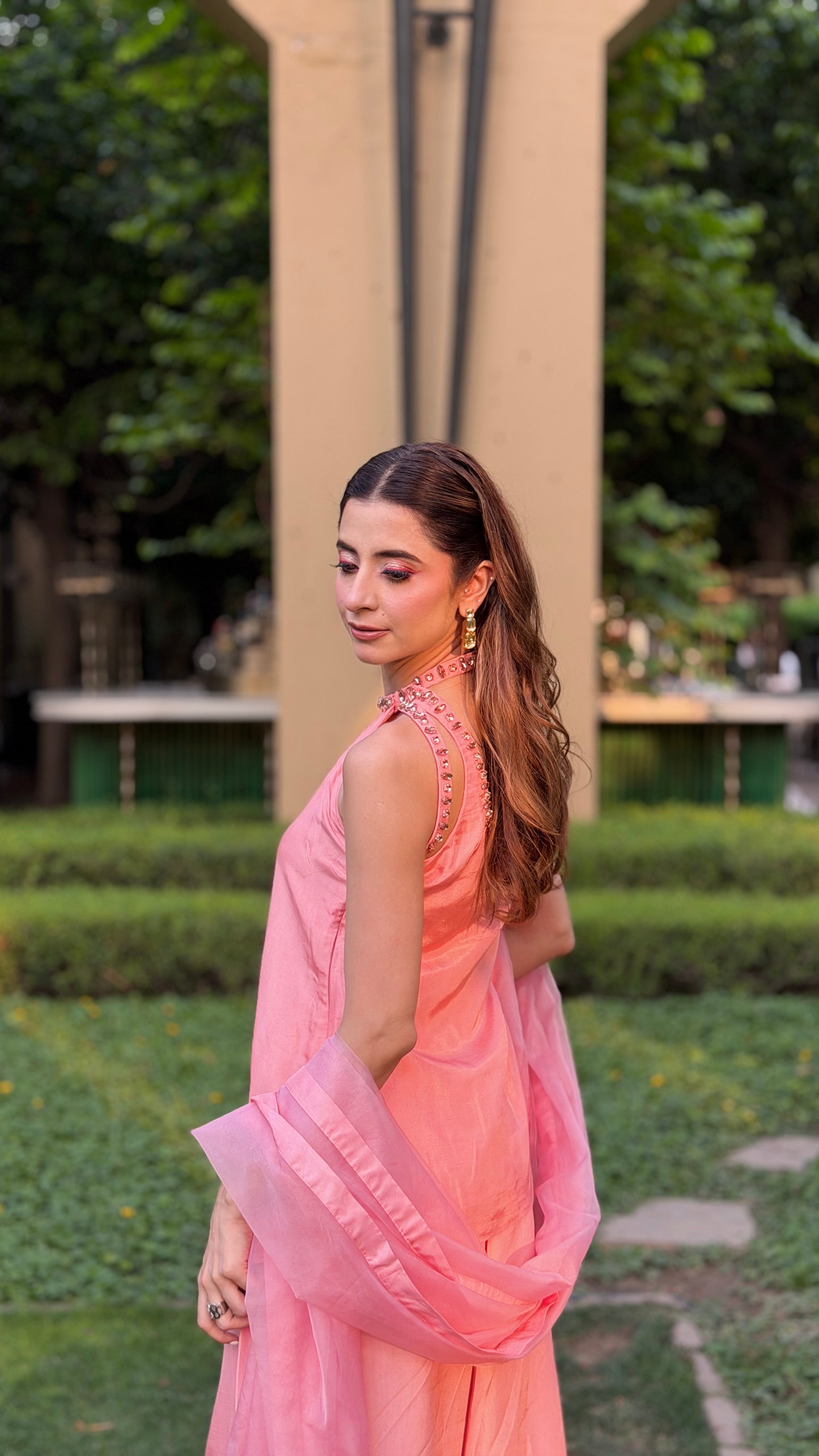 Gulabi Noor