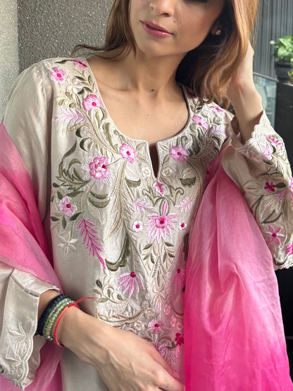 Gulnaar Dreams Suit Set