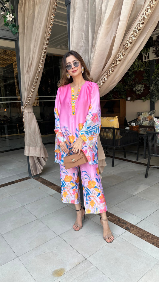 Chic Flora Kurta Set